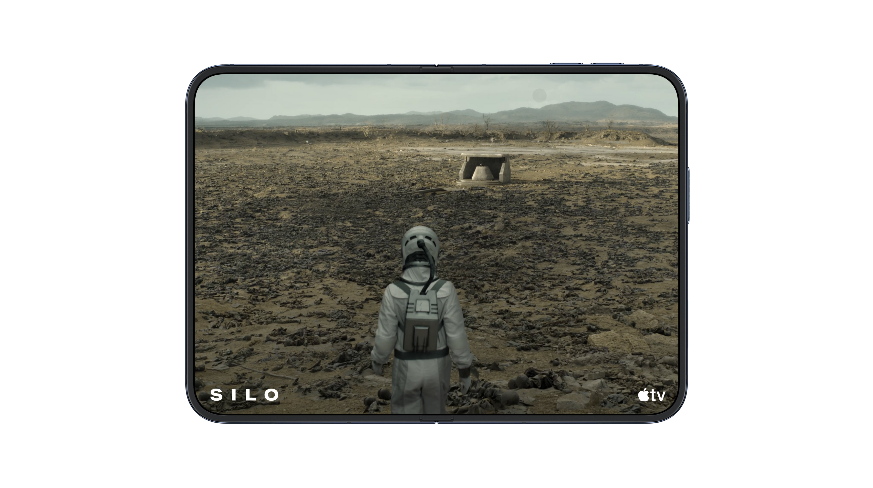 iPhone Duo aperto che riproduce Silo su Apple TV